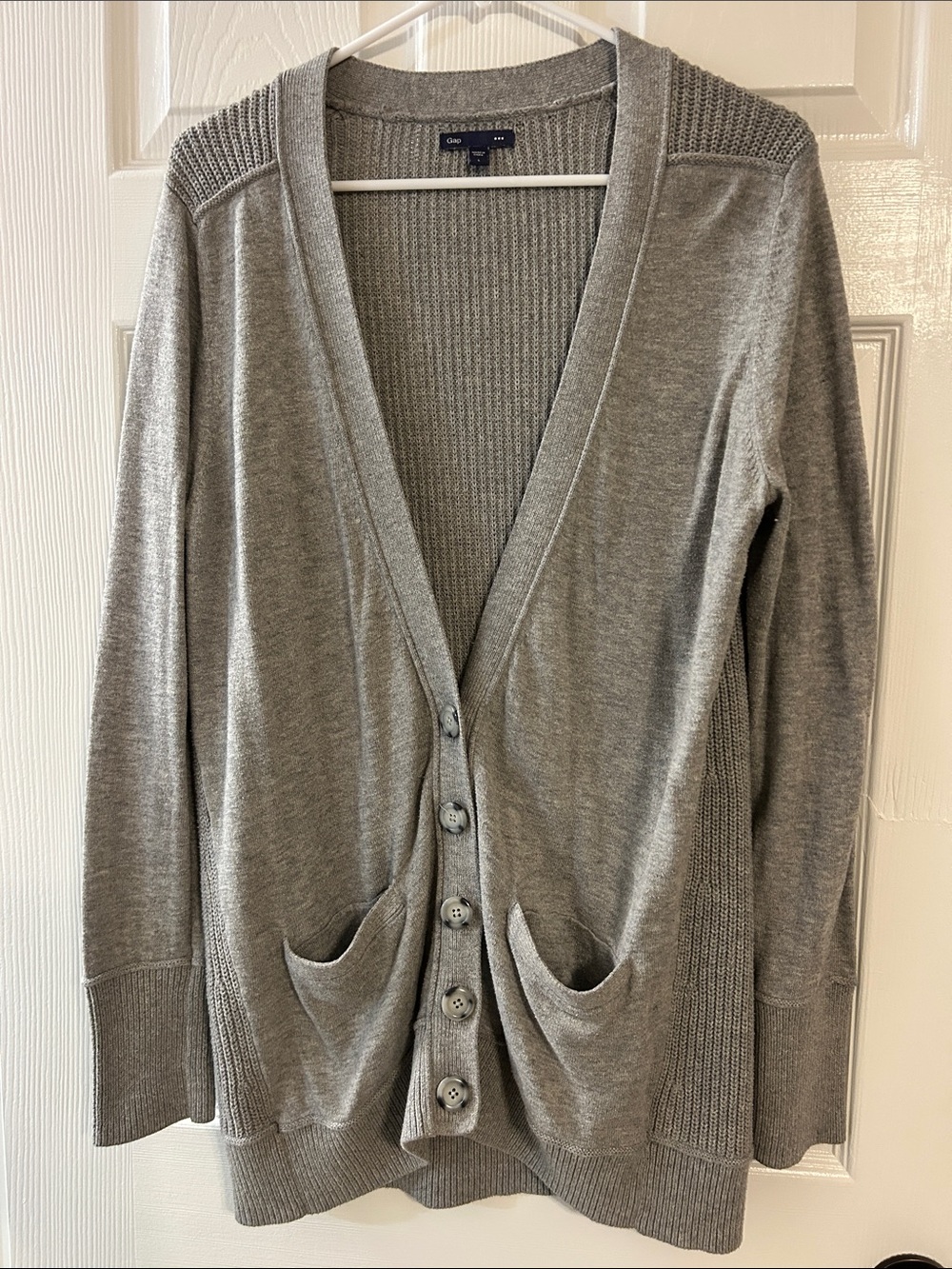 GAP Women's Light Gray V-Neck Button Front Cardigan